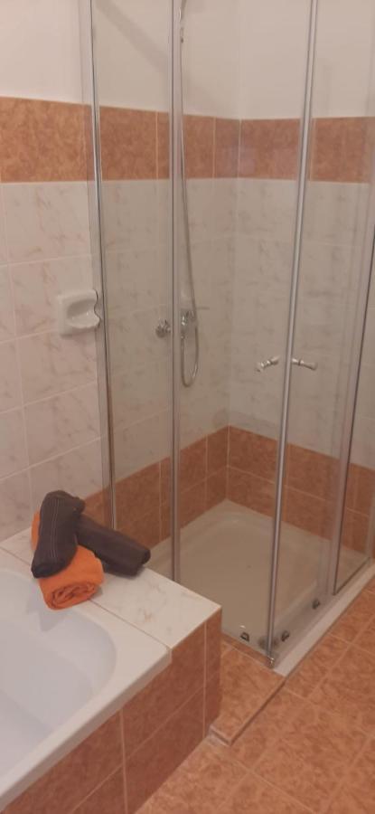 Your Basic Lodging Gozo Marsalforn Eksteriør bilde